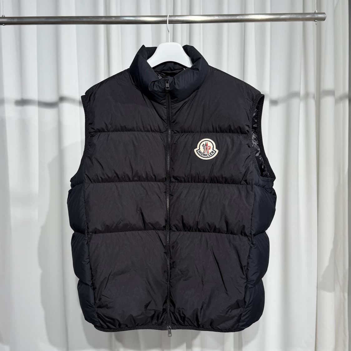 (115) 몽클레어 알마즈 조끼패딩  상품이미지2