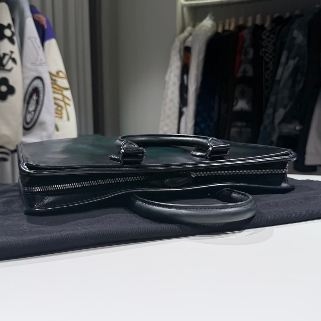 A+ / 벨루티 앙쥬르 스크리토 레더 브리프케이스 그린 파티나 상품이미지3