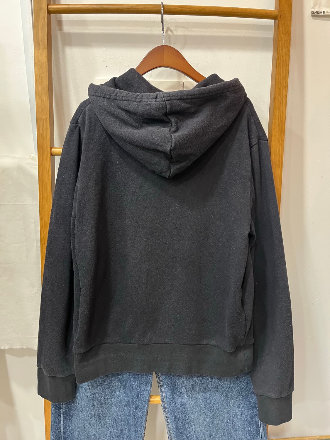 리바이스 블랙 로고 후드티 상품이미지2