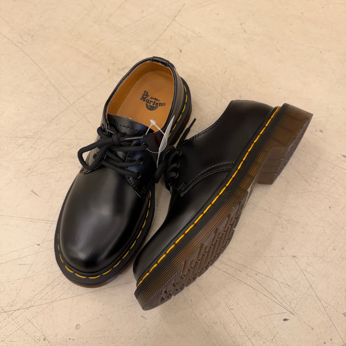 닥터마틴 1461 3홀 더비 슈즈 U827 상품이미지4