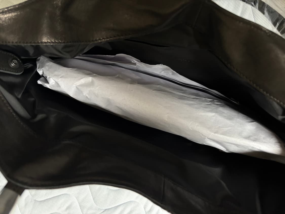 해칭룸 레더 토트백 상품이미지2