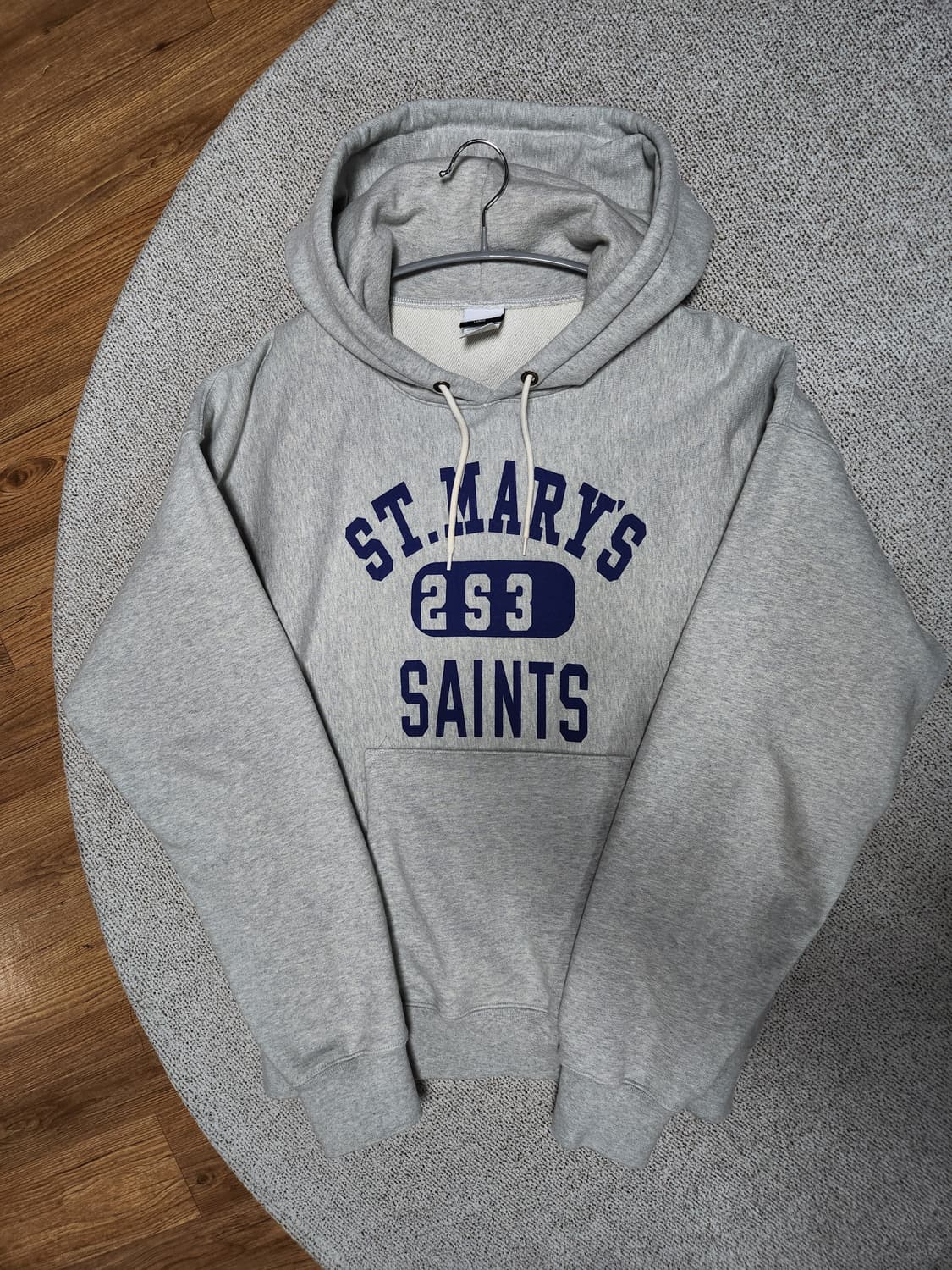 아웃스탠딩 후드티 L(105)사이즈 멜란지그레이 색상 팝니다. 상품이미지1