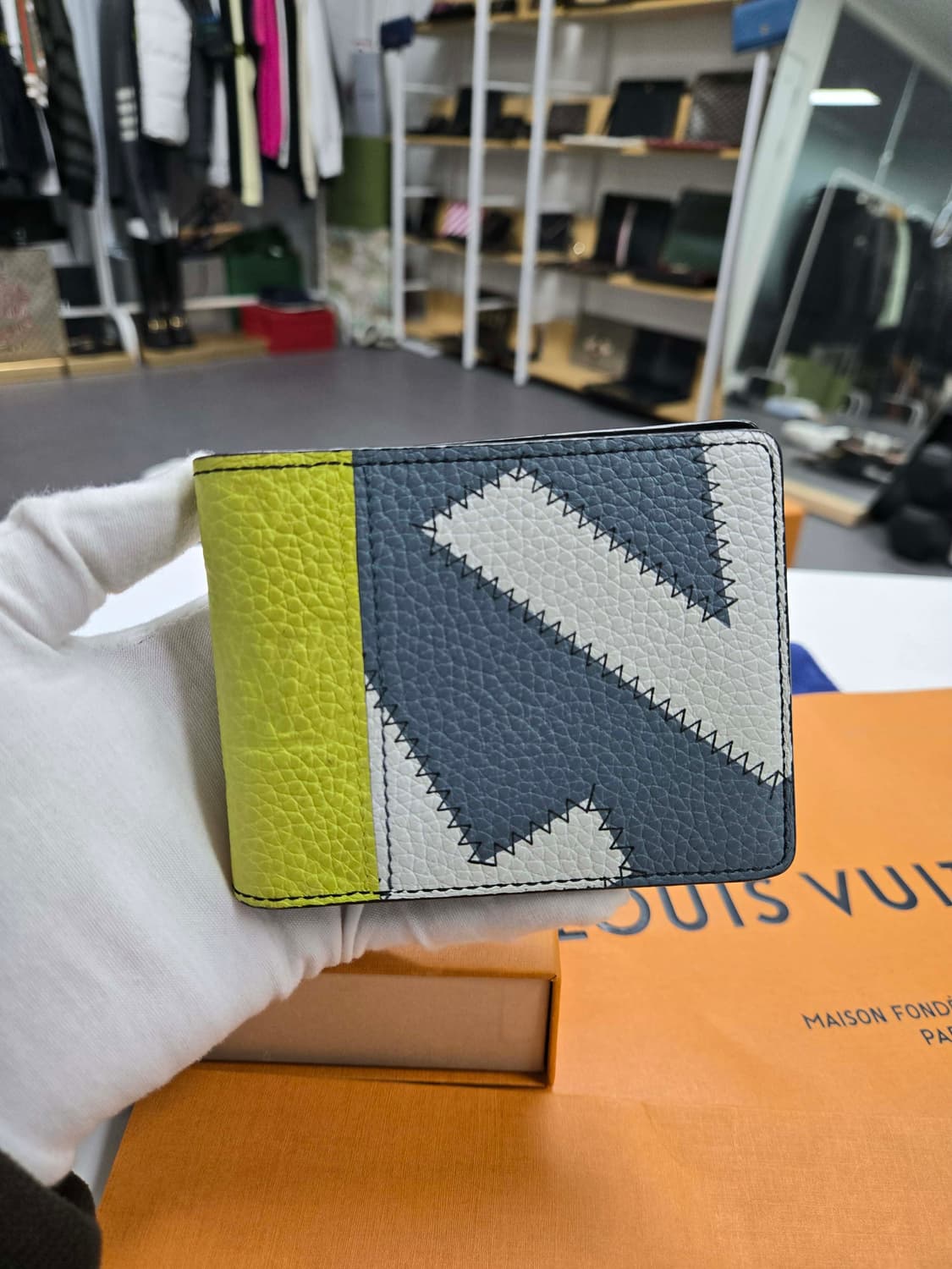 [40%할인] 루이비통 토뤼옹 반지갑 상품이미지1