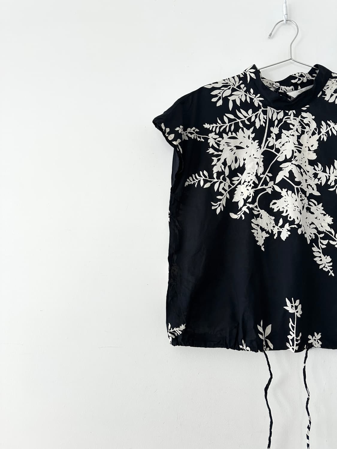 Flower moc neck string top 상품이미지2