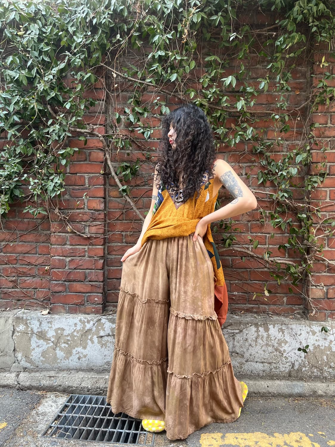 브라운 타이다이 패턴 와이드 팬츠 상품이미지2