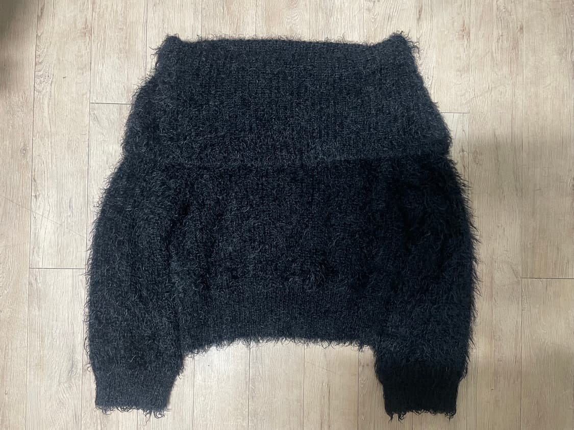 폼폼이 오프숄더 루즈핏 니트 상품이미지1