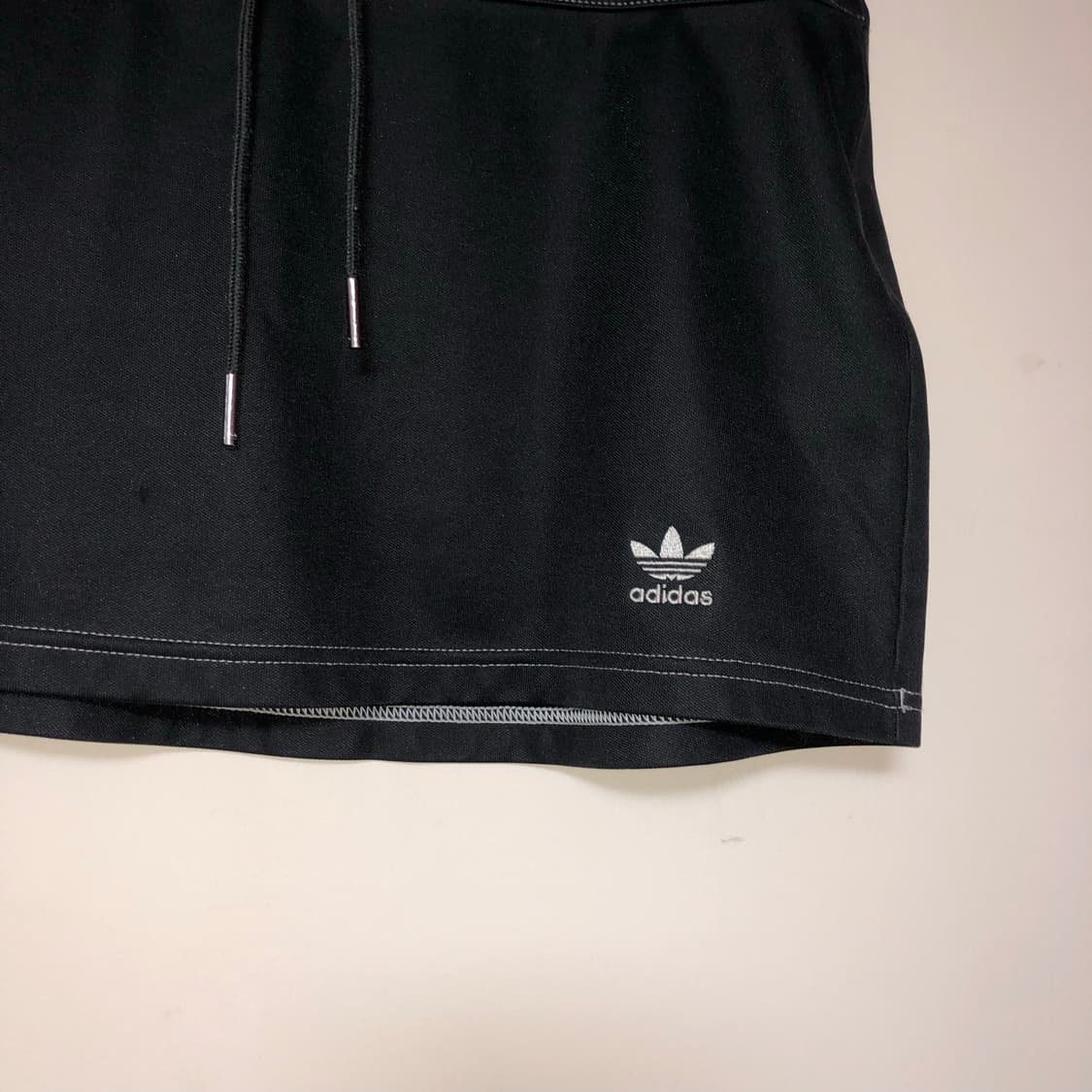 아디다스 챠콜 미니 스커트 📽️  상품이미지2