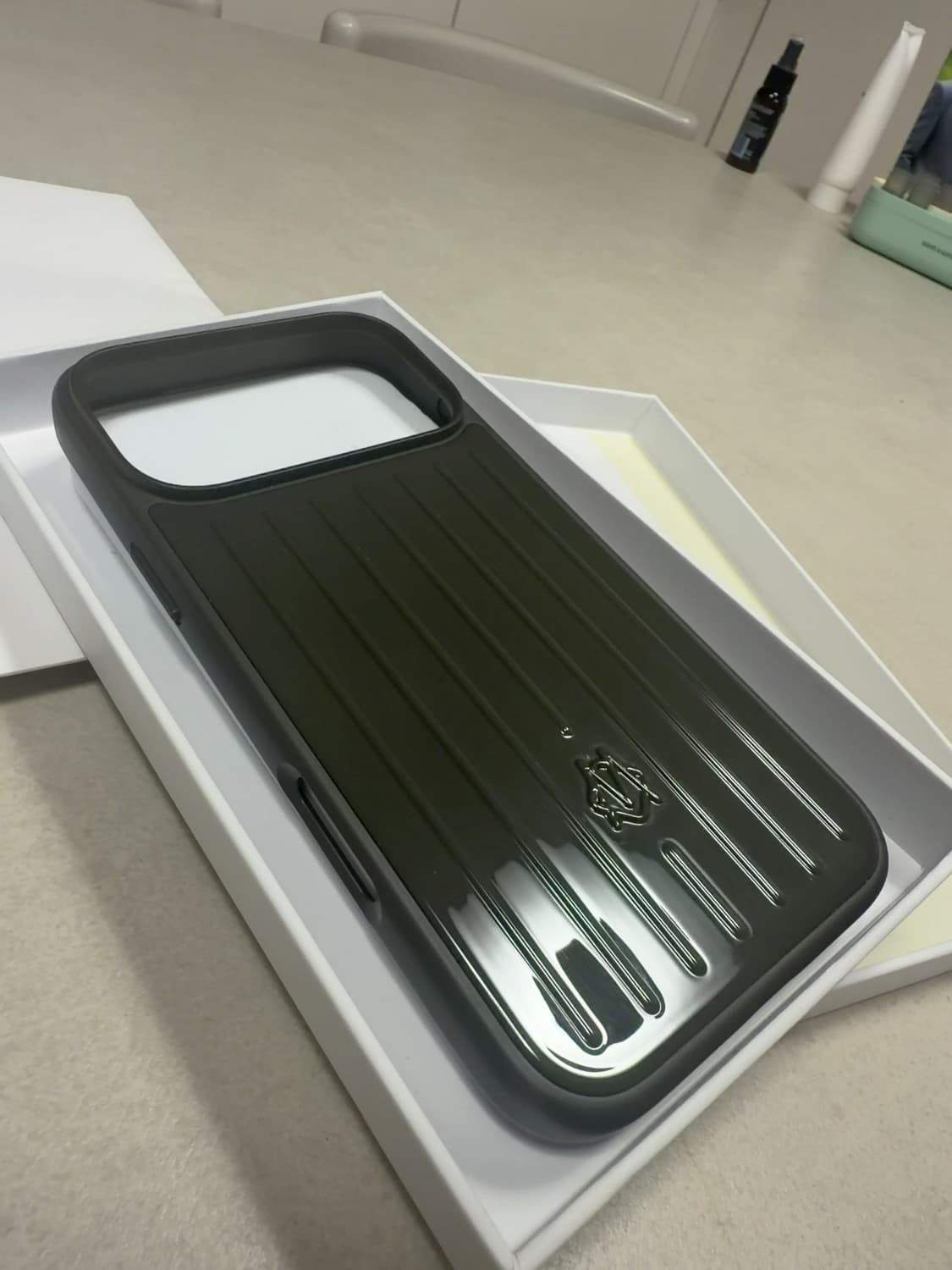 아이폰17프로맥스 리모와 맥세이프 케이스 슬레이트 그레이 상품이미지3