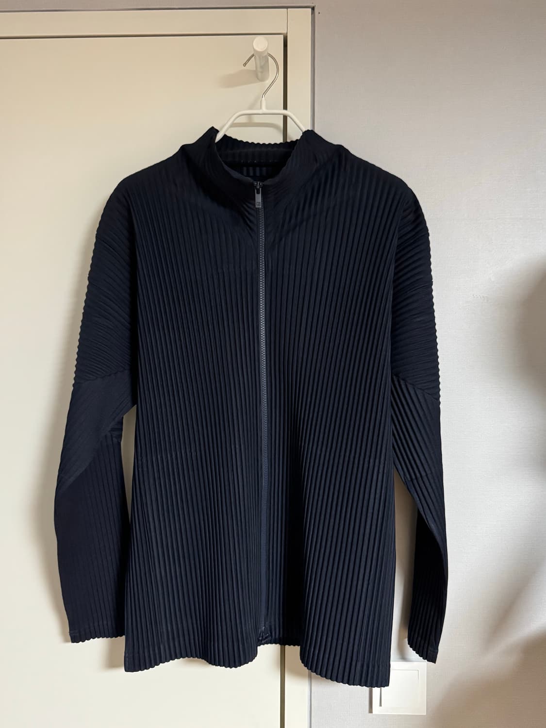 [4] 옴므플리세 베이직 하이넥 집업 점퍼 네이비 상품이미지1