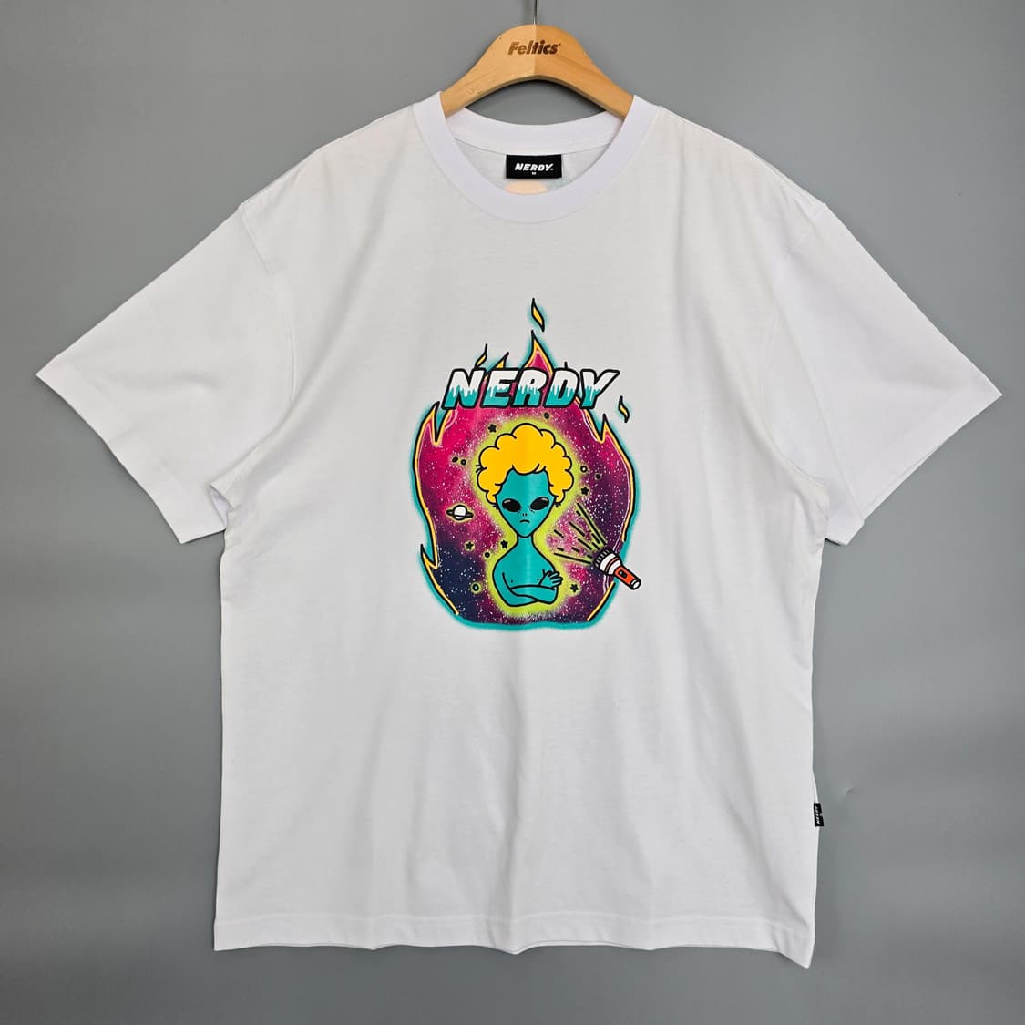 널디 NERDY 그래픽 프린팅 오버핏 반팔티 화이트 M 상품이미지1
