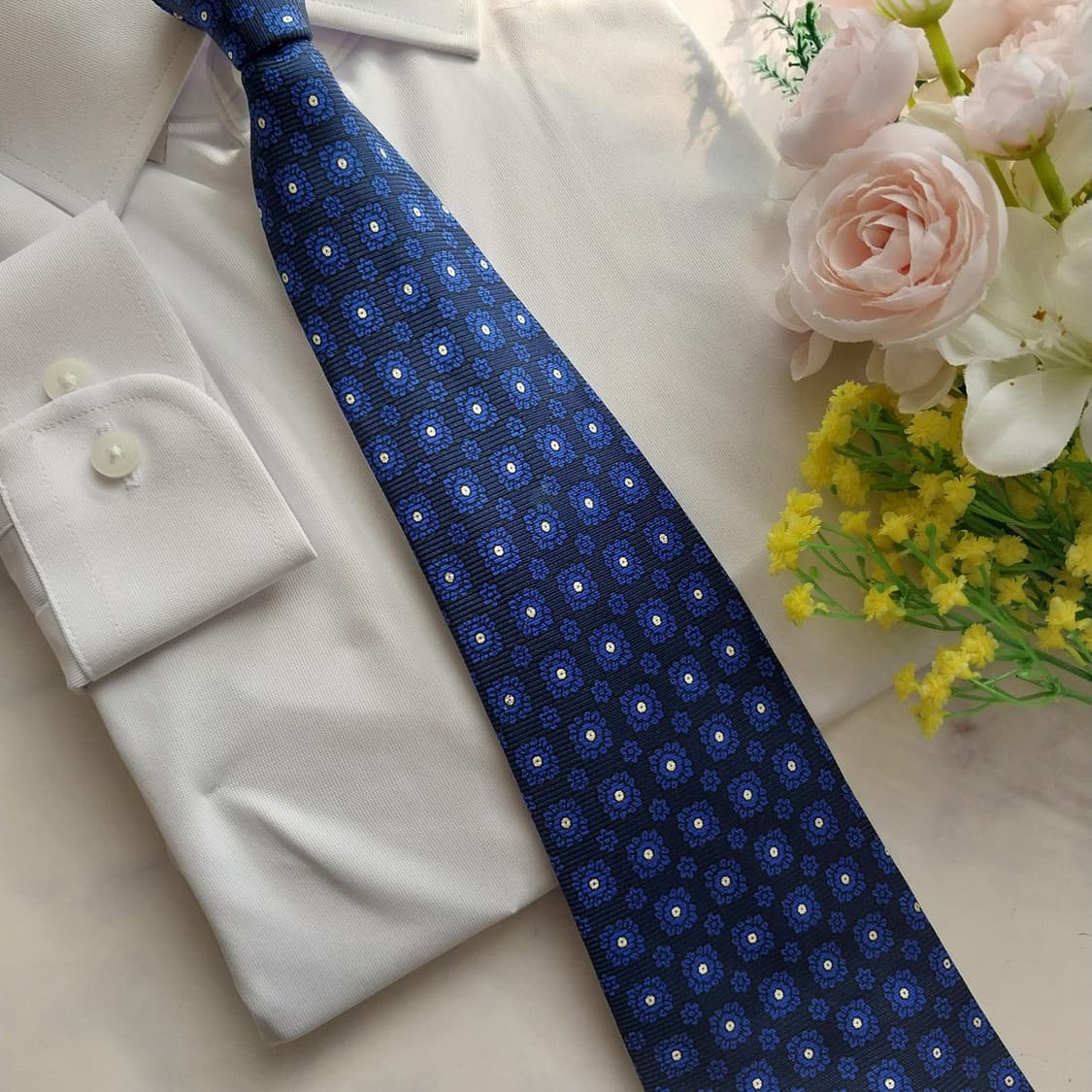 입생로랑 실크 블루 플라워 자카드 넥타이 9.9cm A+등급 K1323
 상품이미지9