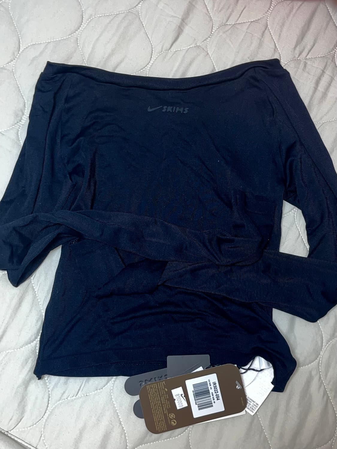 나이키x스킴스 스트레치 니트 오프숄더 롱슬리브 탑 상품이미지3