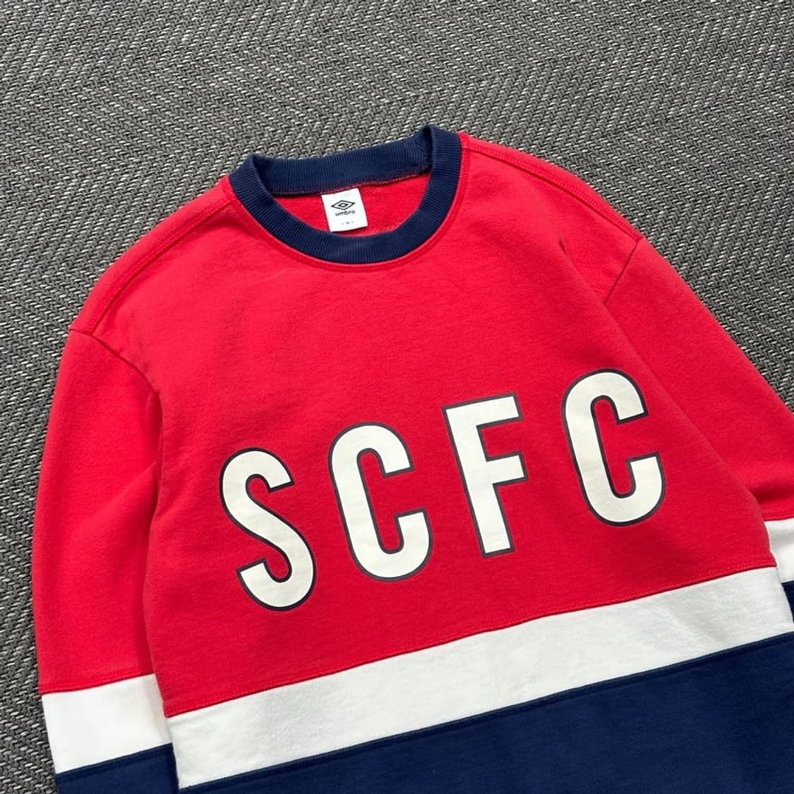 엄브로 배색 프린팅 맨투맨v0434 상품이미지3