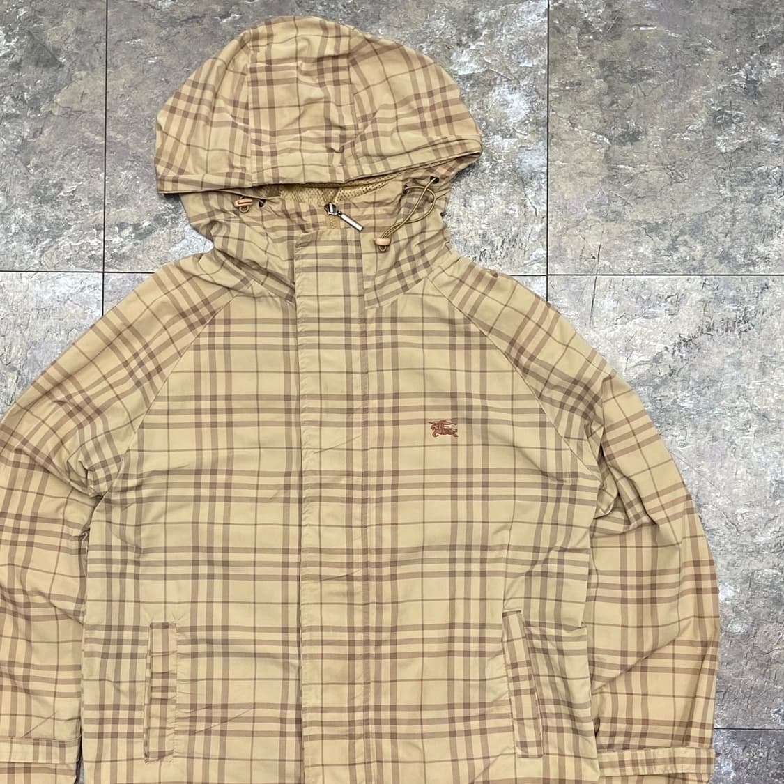 버버리 노바체크 후드 바람막이 상품이미지2