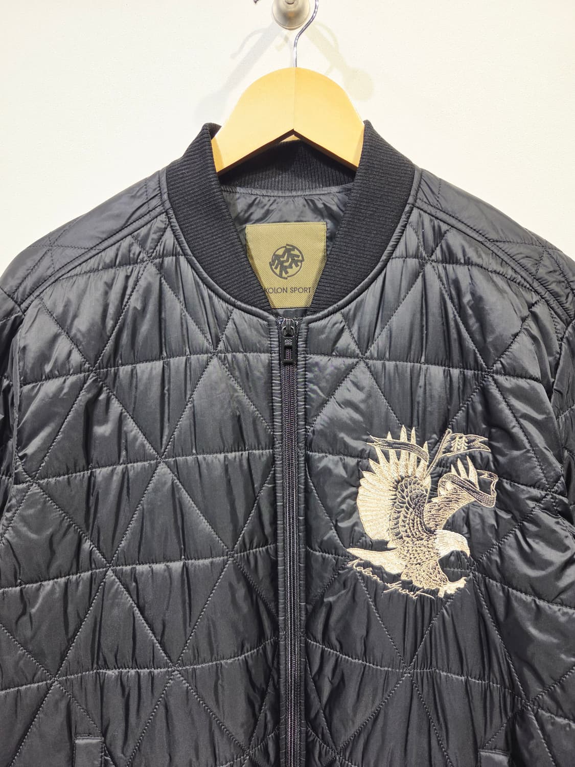 코오롱스포츠 이글 자수 퀄팅 블루종 자켓 상품이미지3