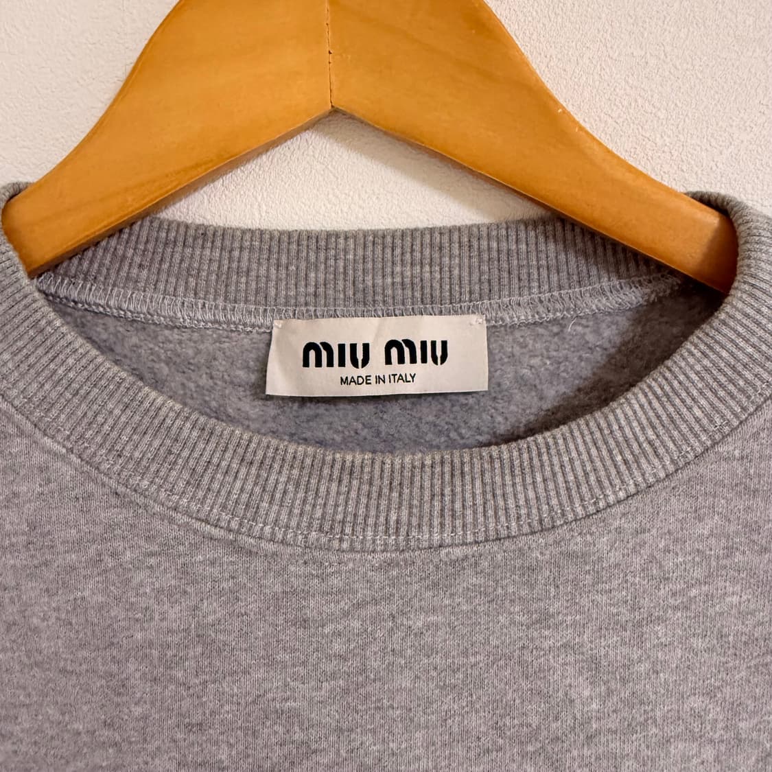[XS] 미우미우 오버사이즈 기모 맨투맨 상품이미지3