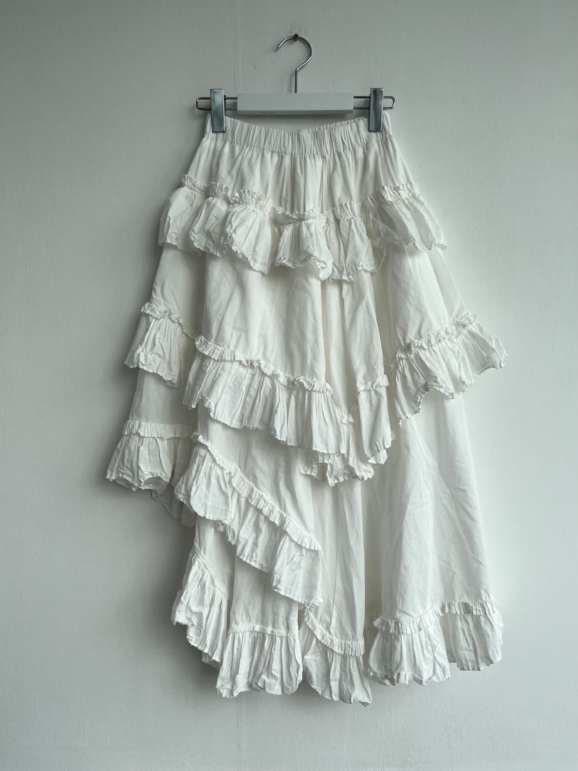 아이보리 프릴 언발 스커트 상품이미지1