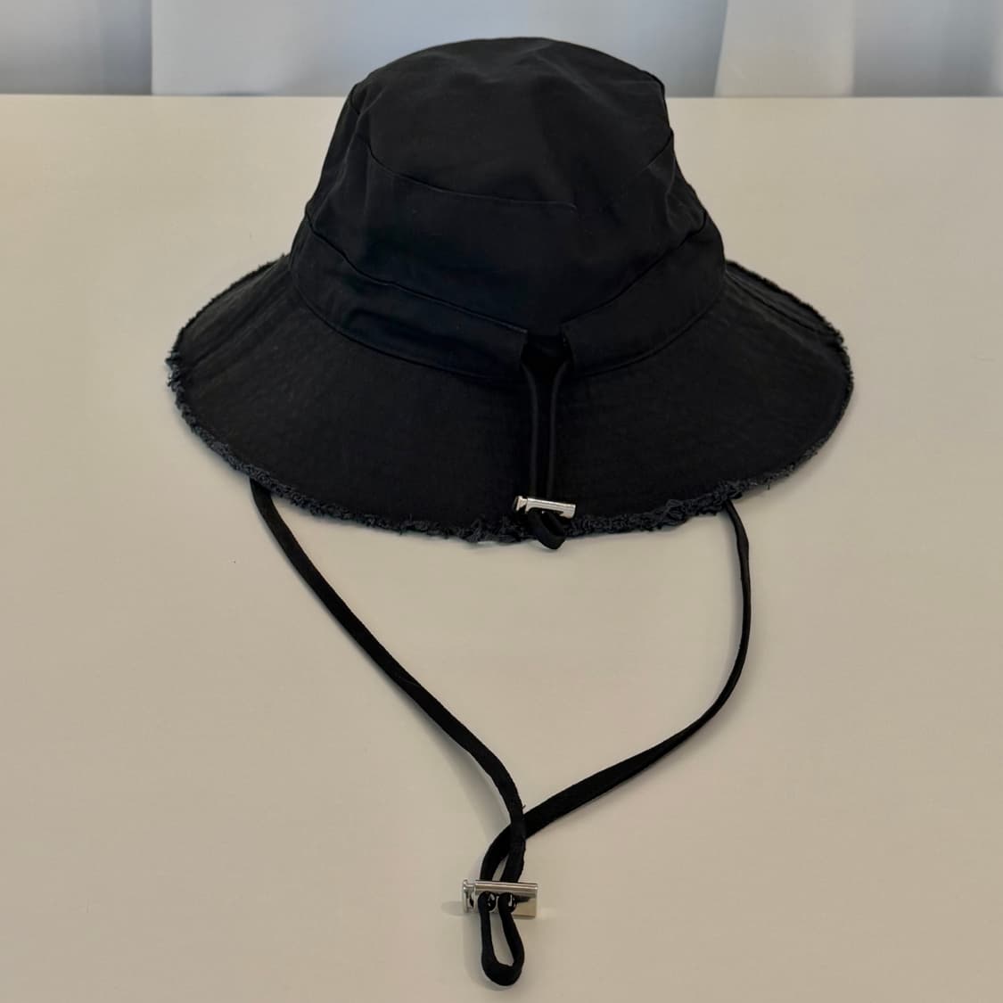 자크뮈스(Jacquemus) 르밥 아티초크 버킷햇 블랙 F 상품이미지2