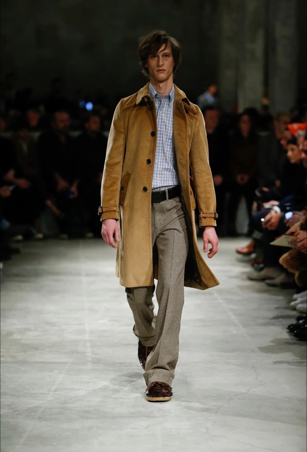 [39] 프라다 17FW 스터드 퍼 처카부츠 상품이미지2