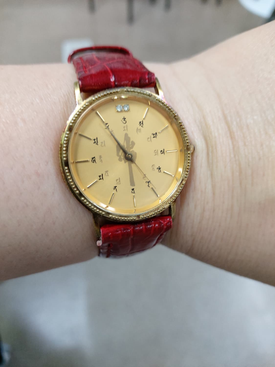 금색 다이얼이 고급스러운 불교 시계 상품이미지5