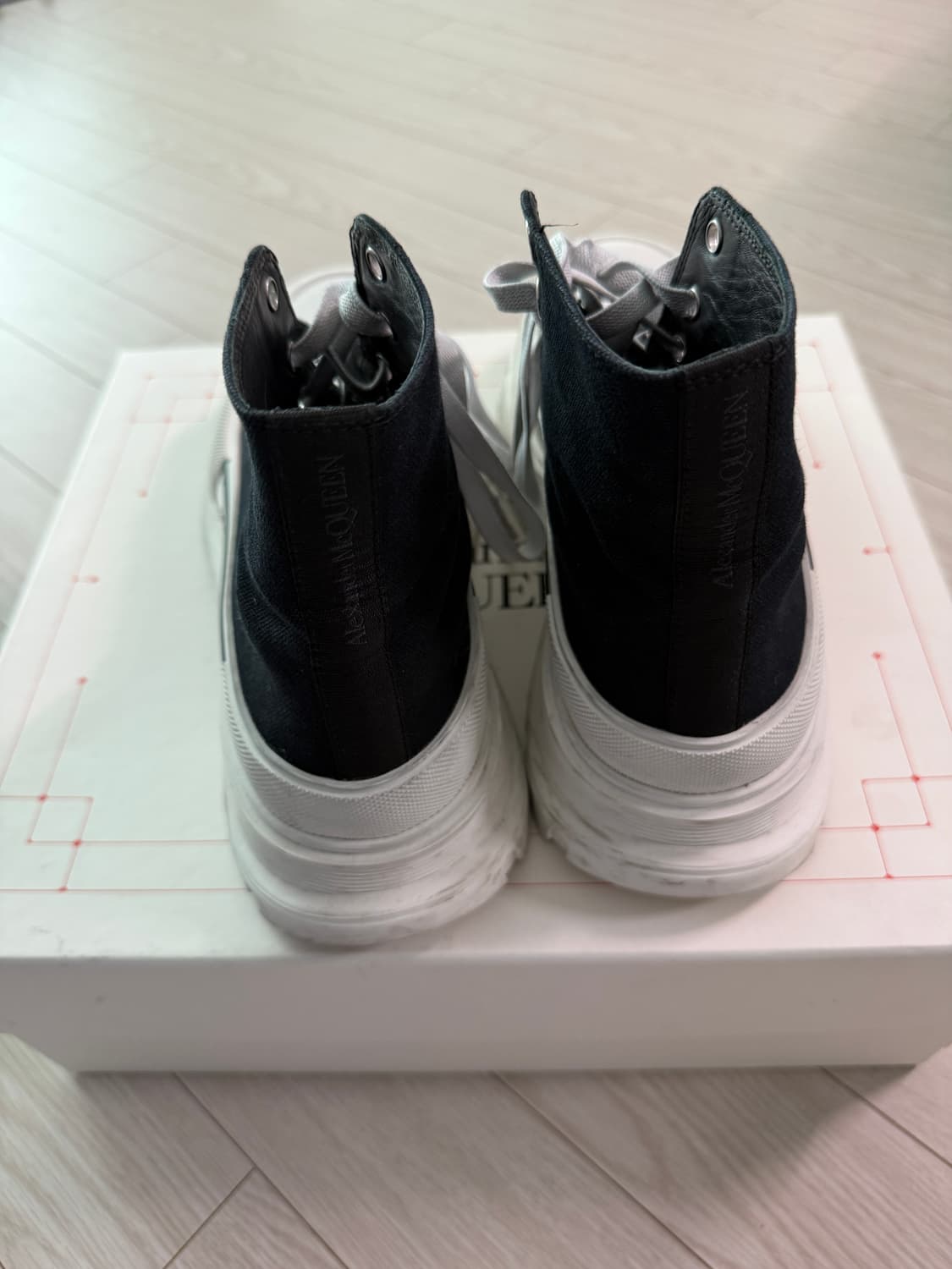 알렉산더맥퀸 트레드 슬릭 부츠 42 상품이미지3