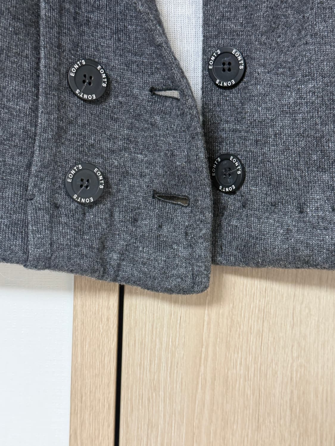 Eonts 에옹쓰 classic wool cardigan 상품이미지4