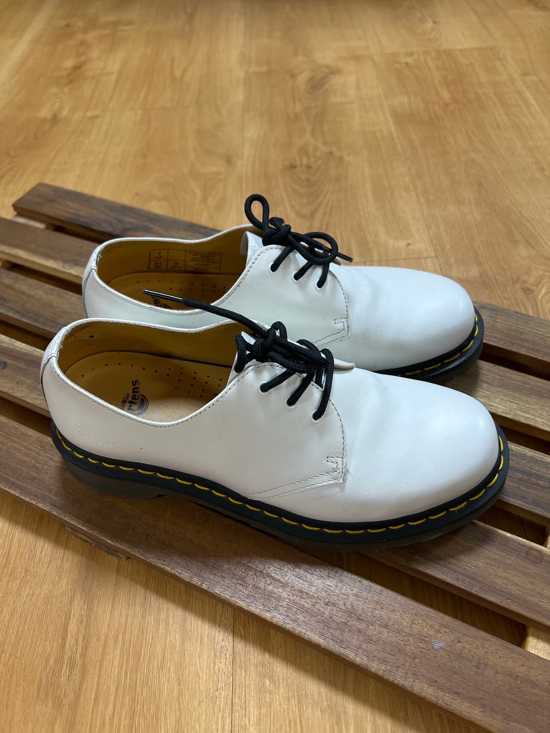 닥터마틴 1461 uk7 260사이즈 화이트 판매 상품이미지4