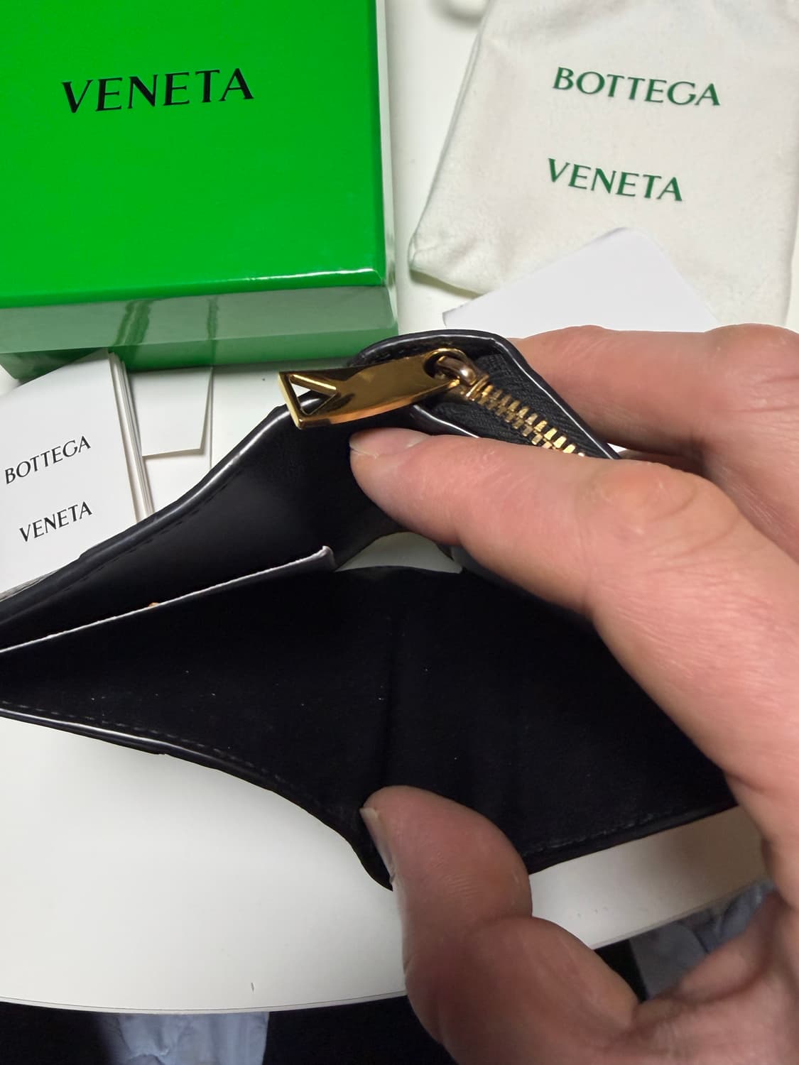 보테가 베네타 카세트 반지갑 블랙 상품이미지6