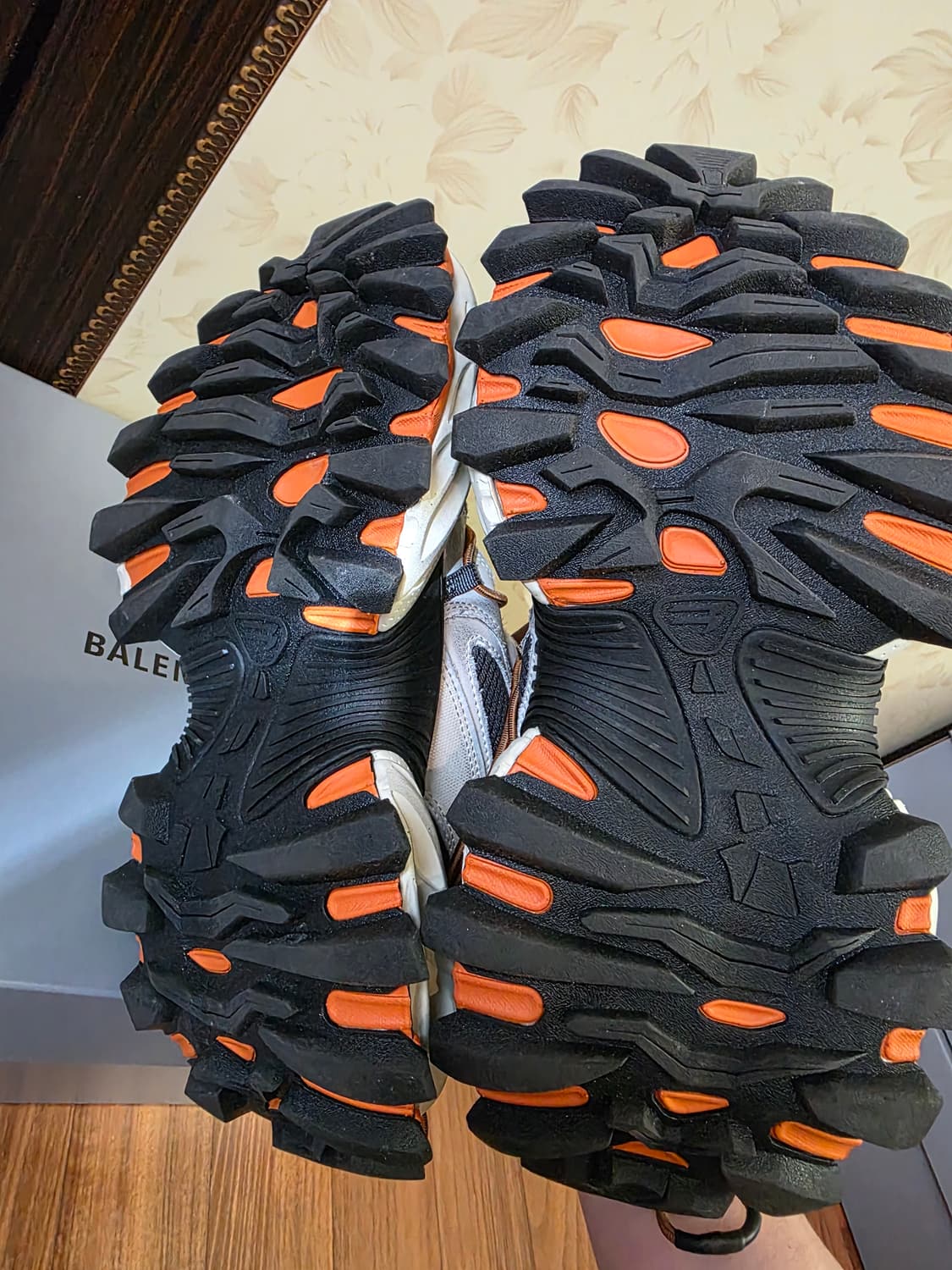 발렌시아가 하이크 42 상품이미지5