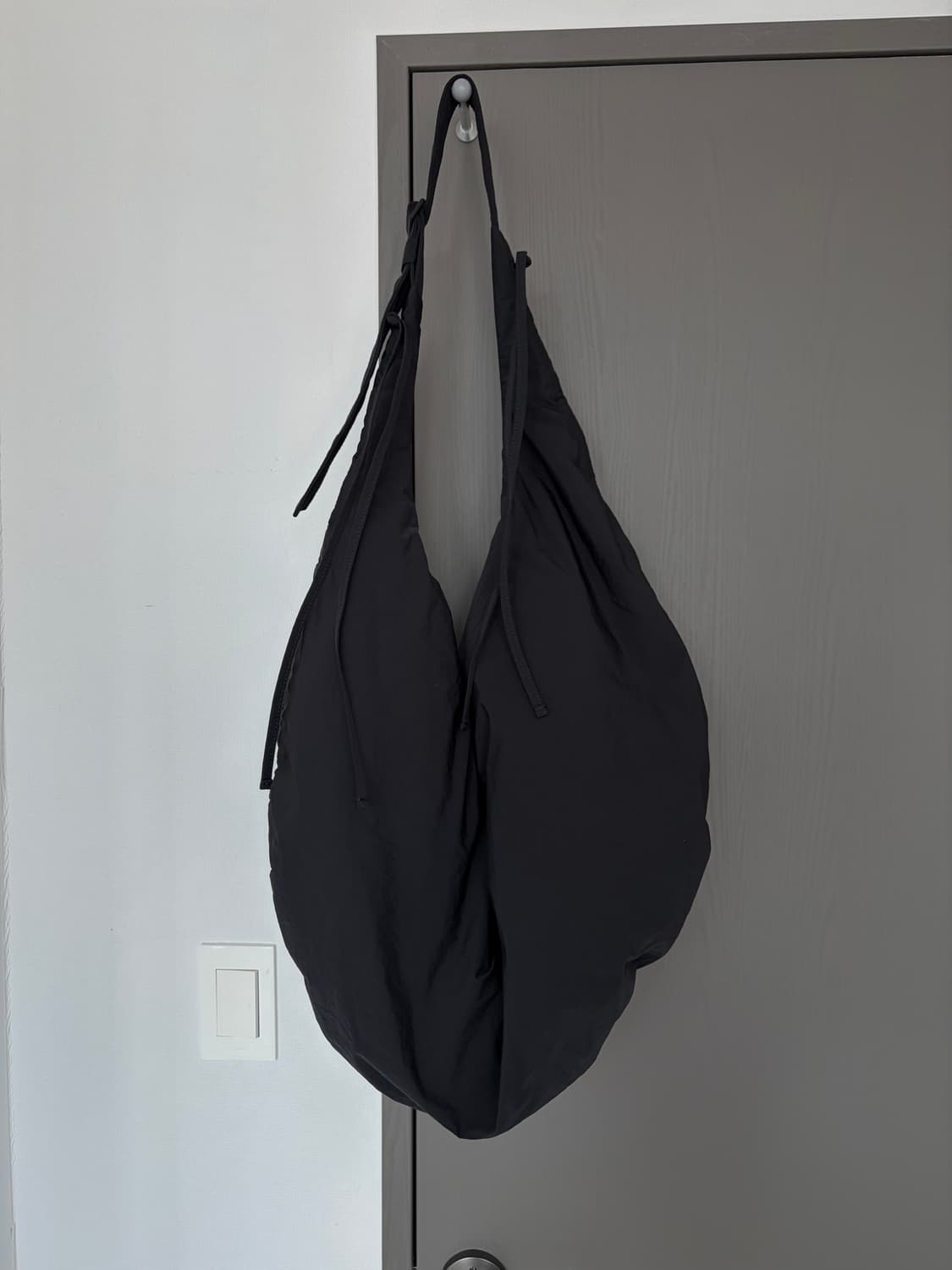 [os] 코스 캐노피 나일론 오버사이즈 크로스바디백 상품이미지2