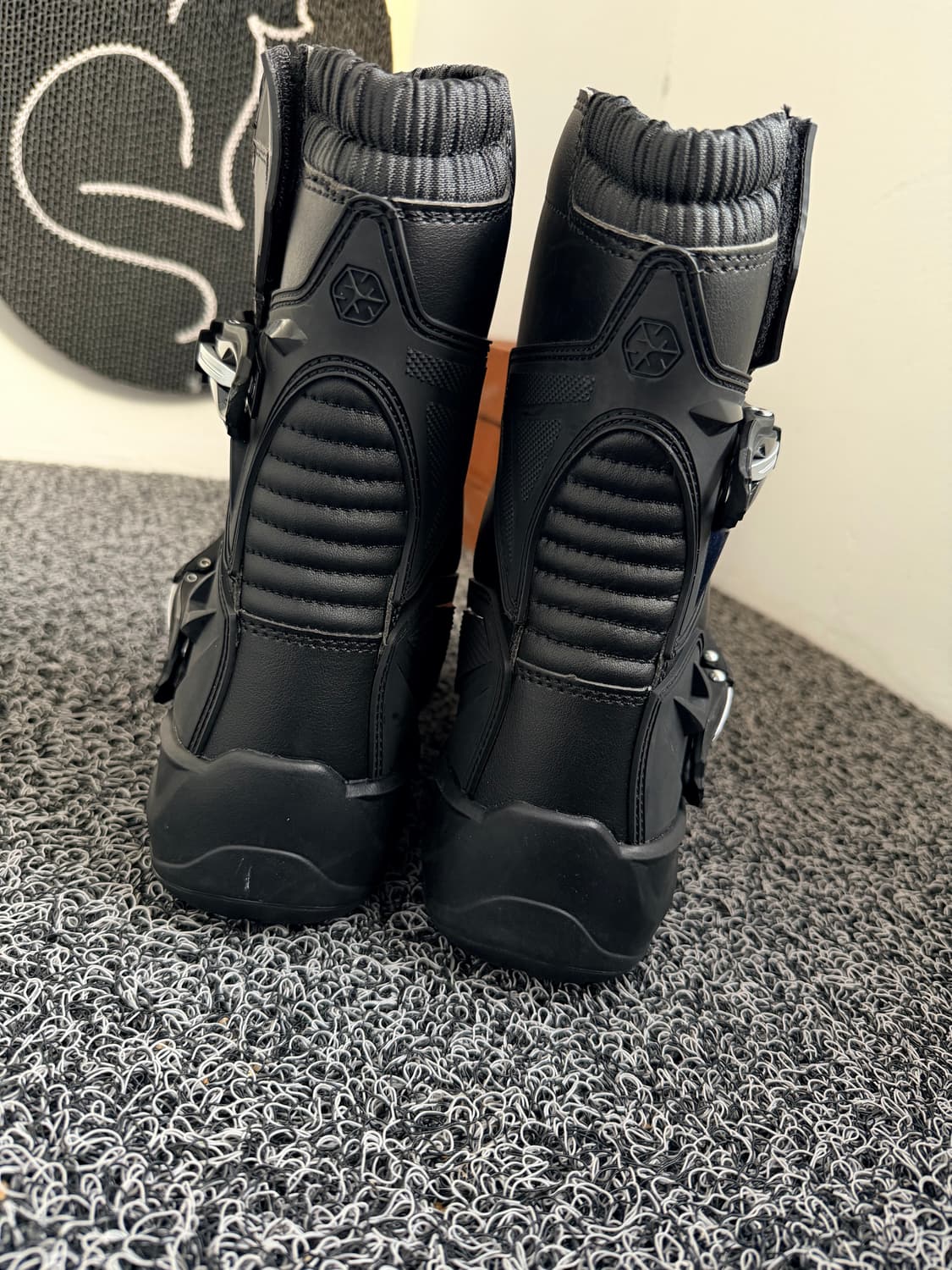 SCOYCO MT038WP 프리미엄 방수 바이크 부츠 - 블랙 에디션 상품이미지4