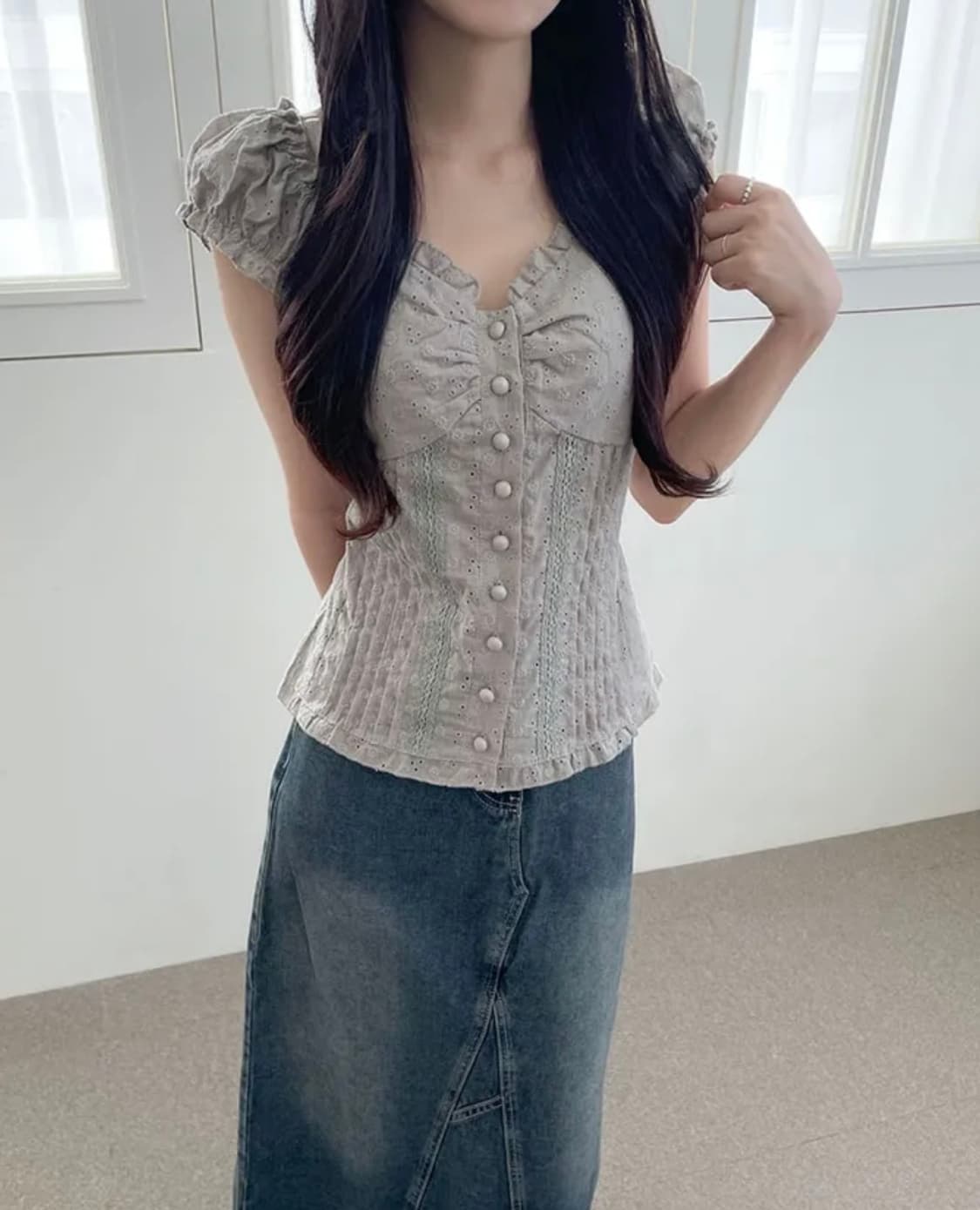 새상품) 펀칭 블라우스 셔링 블라우스 반팔 퍼프 레이스 블라우스 상품이미지2