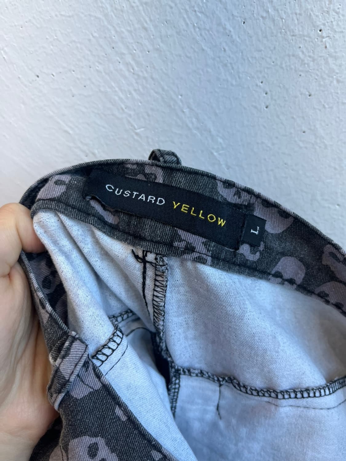 CUSTARD YELLOW 스컬 패턴 쇼츠 반바지 상품이미지4
