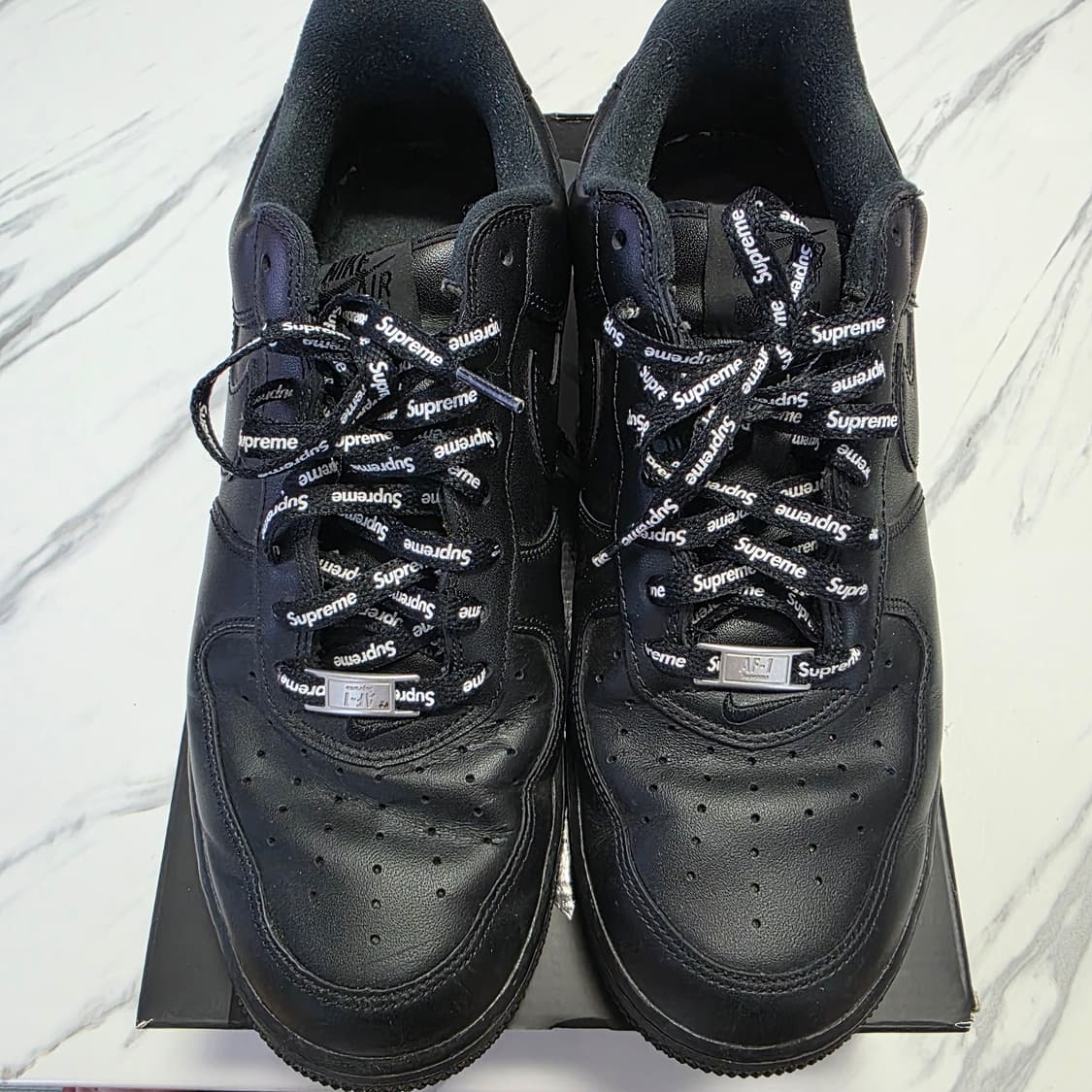 슈프림 X 에어포스1 블랙 280 사이즈 상품이미지3
