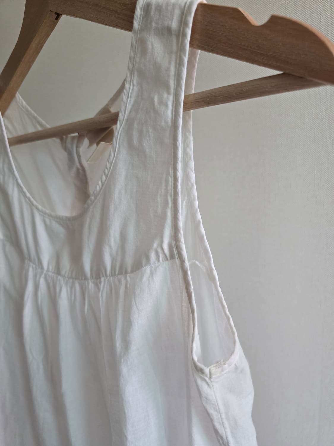 H&M Organic Cotton 자수 펀칭 슬리브리스 블라우스 상품이미지3