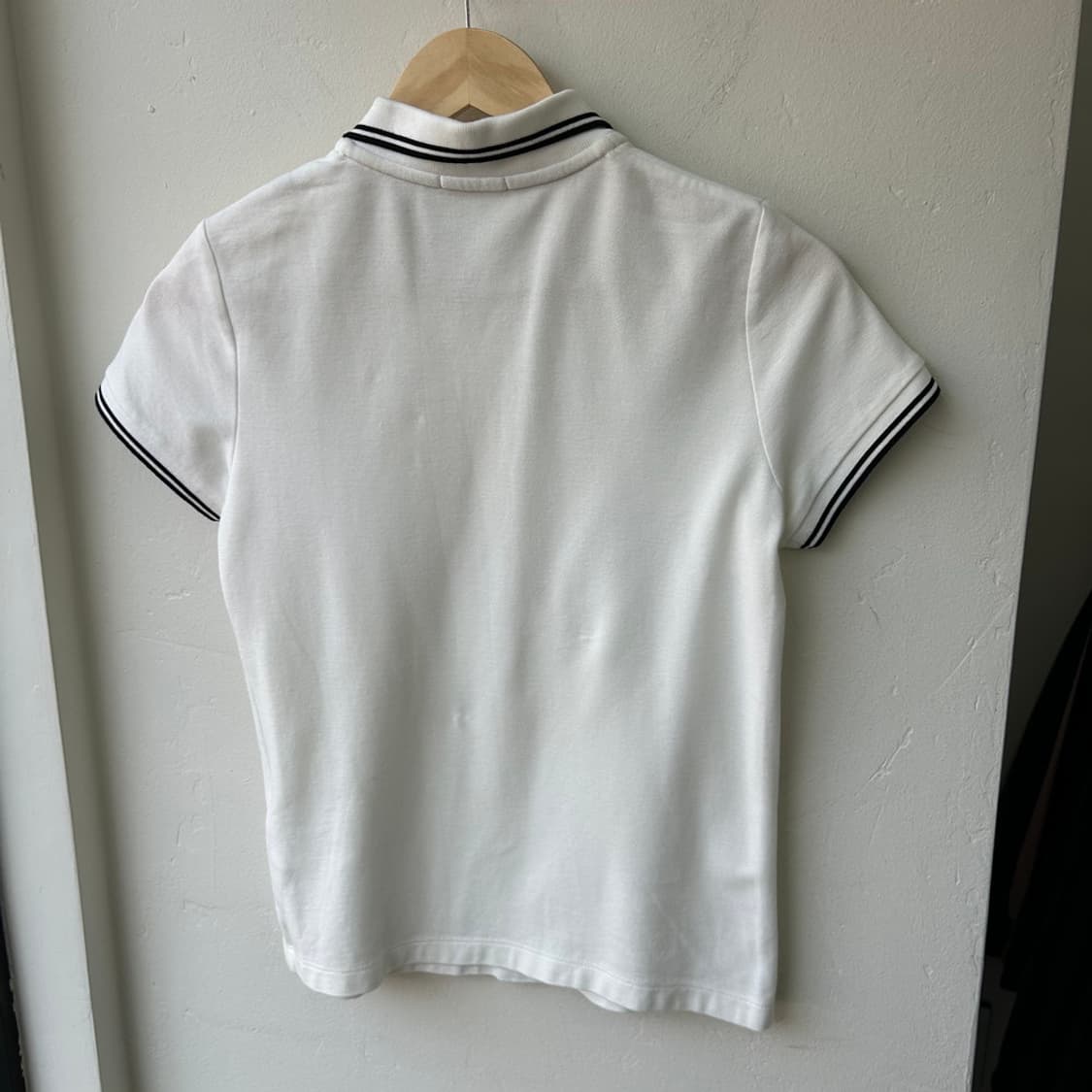 16669 - 몽클레어 로고 패치 폴로 카라티 상품이미지4