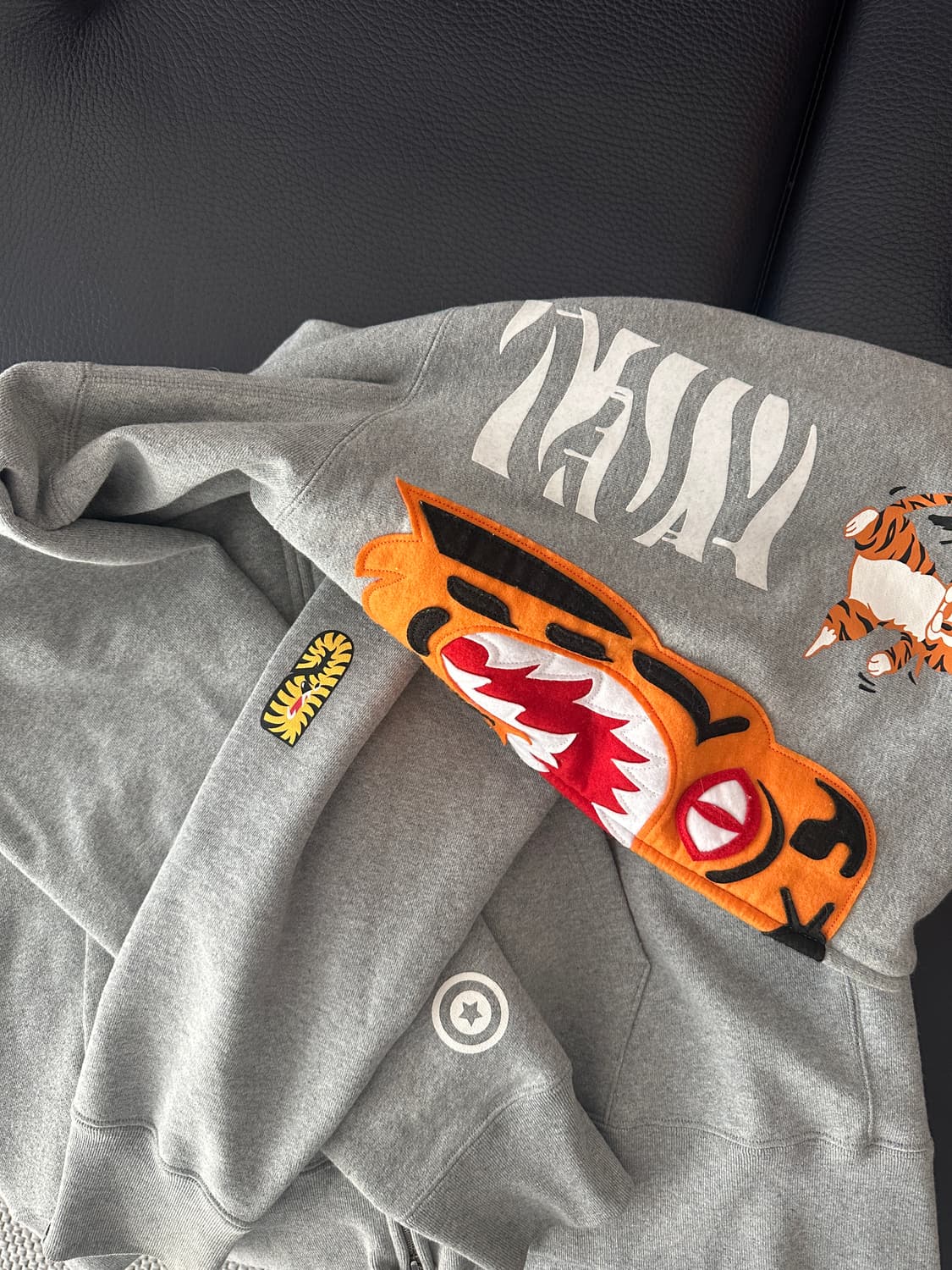 베이프 타이거 후드집업 상품이미지4