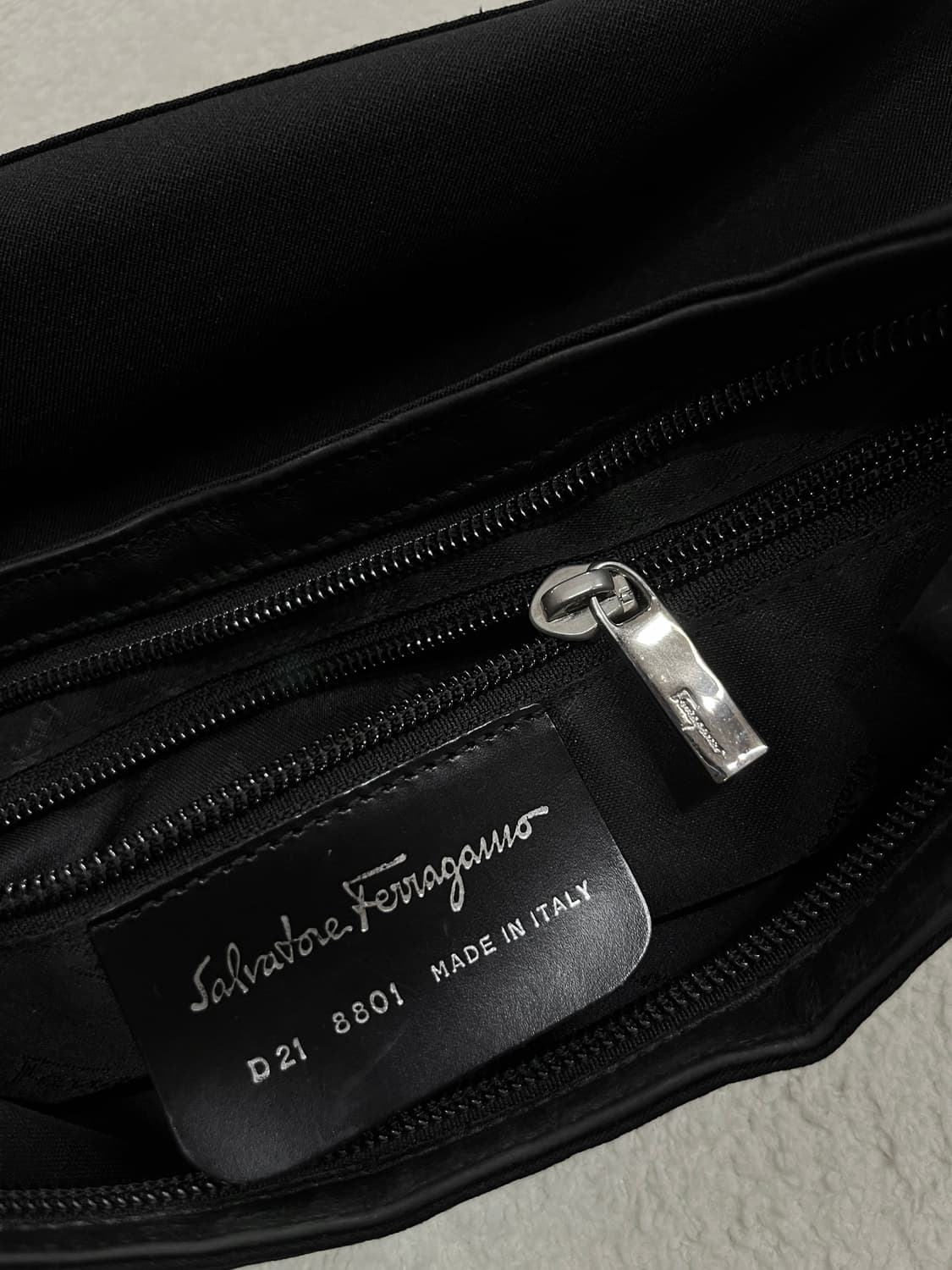 90s Ferragamo 페라가모 아크릴 핸들 백 상품이미지7