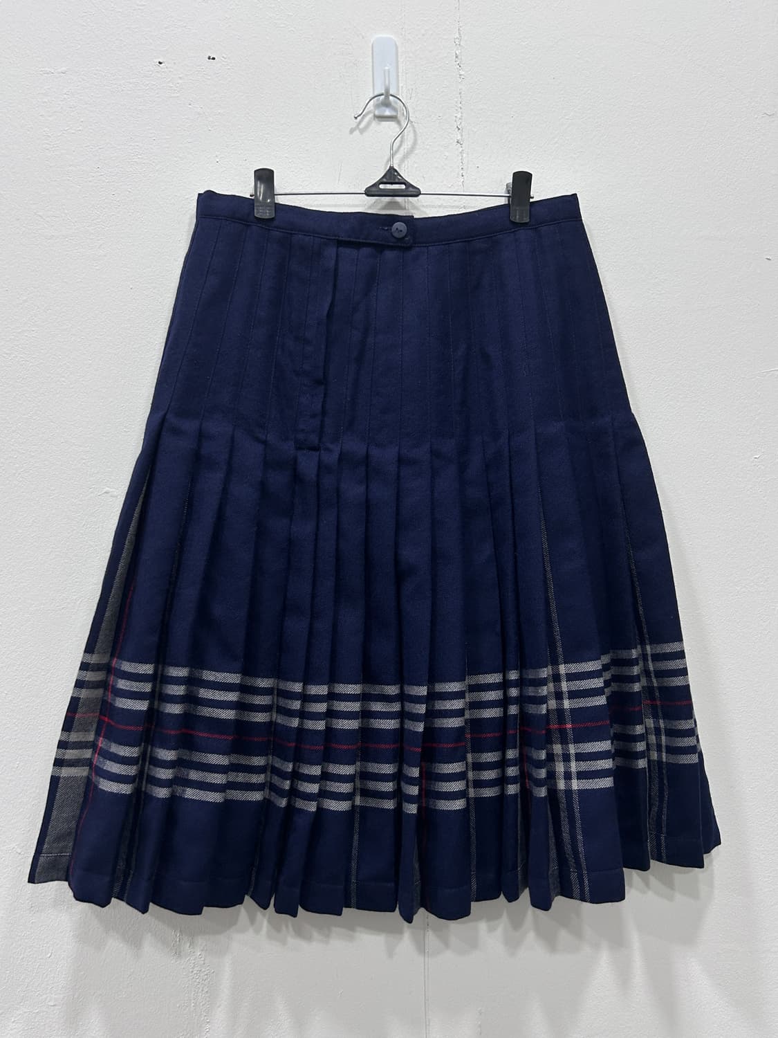 버버리 리버시블 네이비 플리츠 스커트 28-29인치 상품이미지3