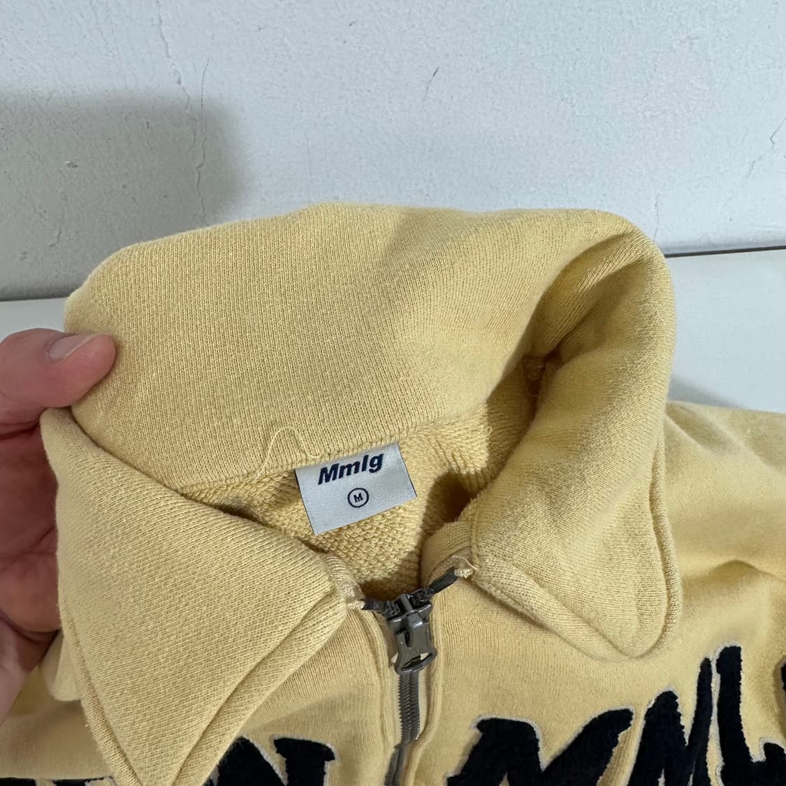 M MMLG 겨자 빅로고 카라넥 집업 상품이미지4