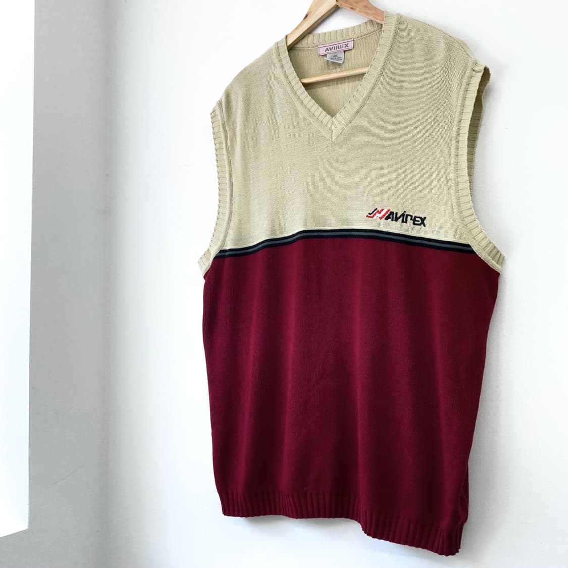 아비렉스 스펠아웃 오버사이즈 투톤 아크릴 니트 베스트 상품이미지4