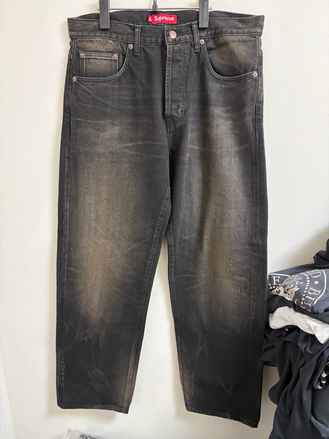 슈프림 셀비지 디스트레스드 루즈핏 진 상품이미지1