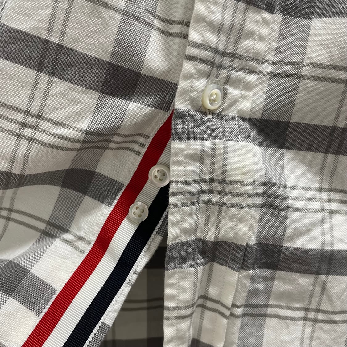 톰브라운/ 트리콜로 테이핑 그레이 체크 셔츠/ 3 상품이미지4