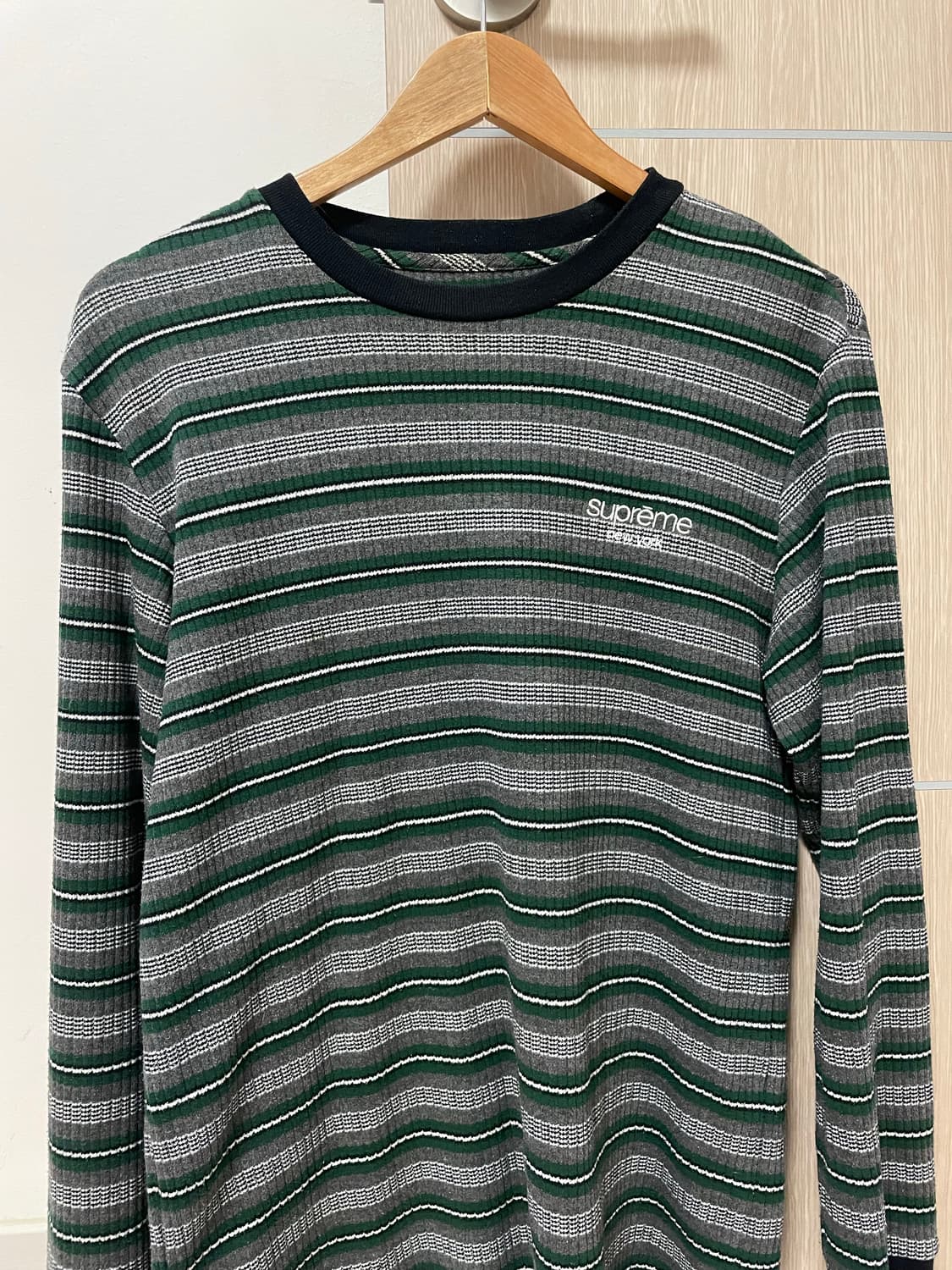 슈프림 니트 티셔츠 상품이미지1