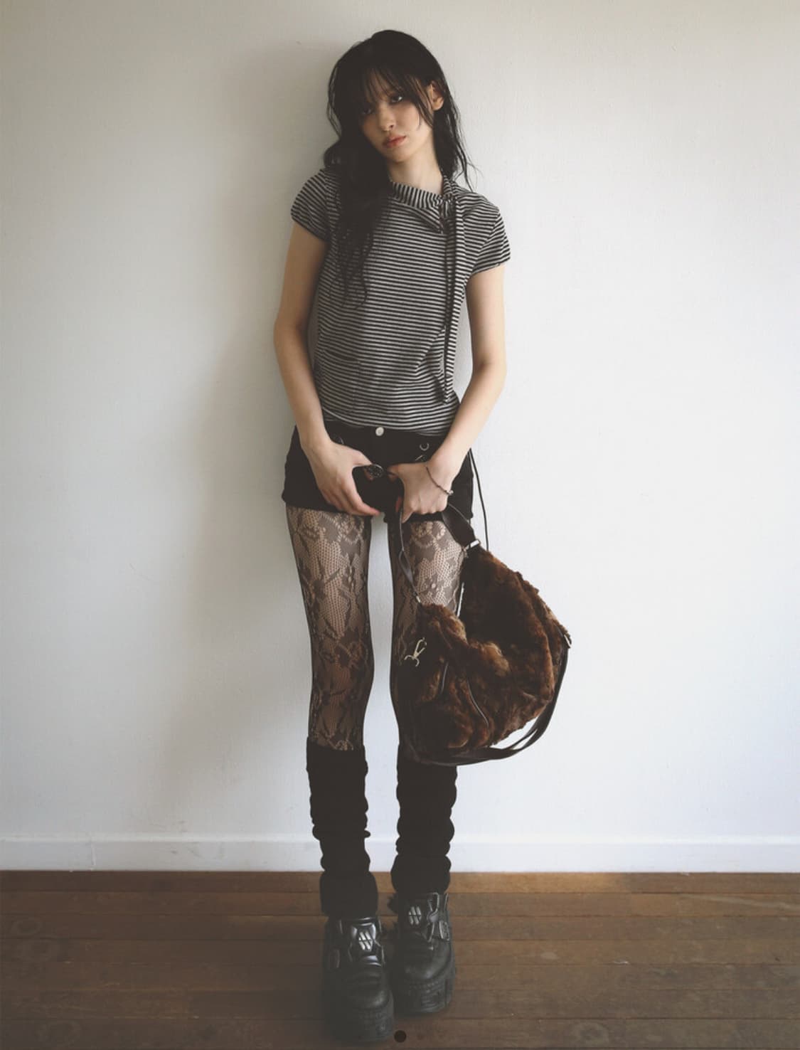 배드블루 Eco Fur Pillow Bag Brown 필로우 백 상품이미지6