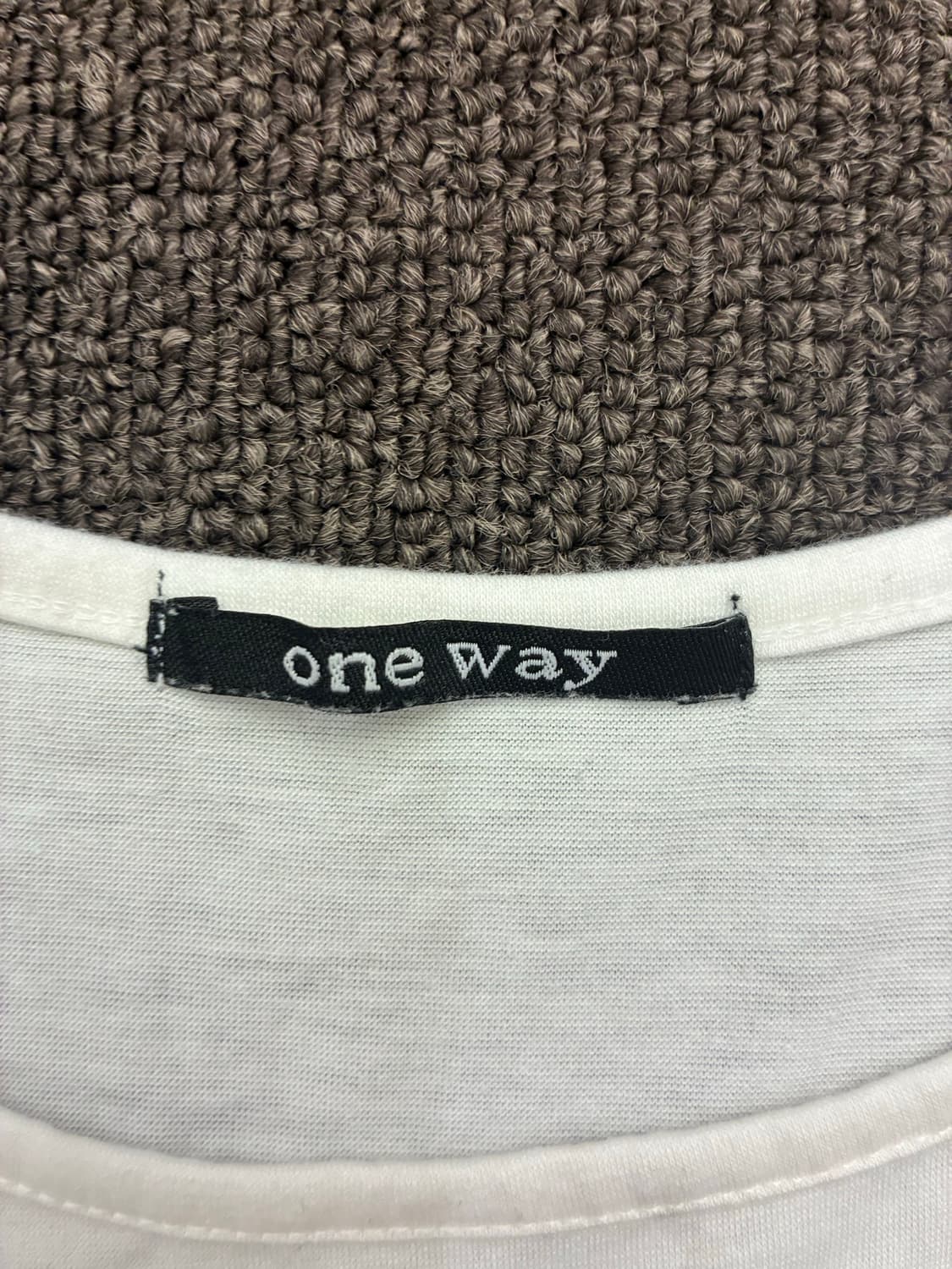 M)Oneway 빈티지 여성 펀칭 프릴 디테일 나시(이염) 상품이미지3