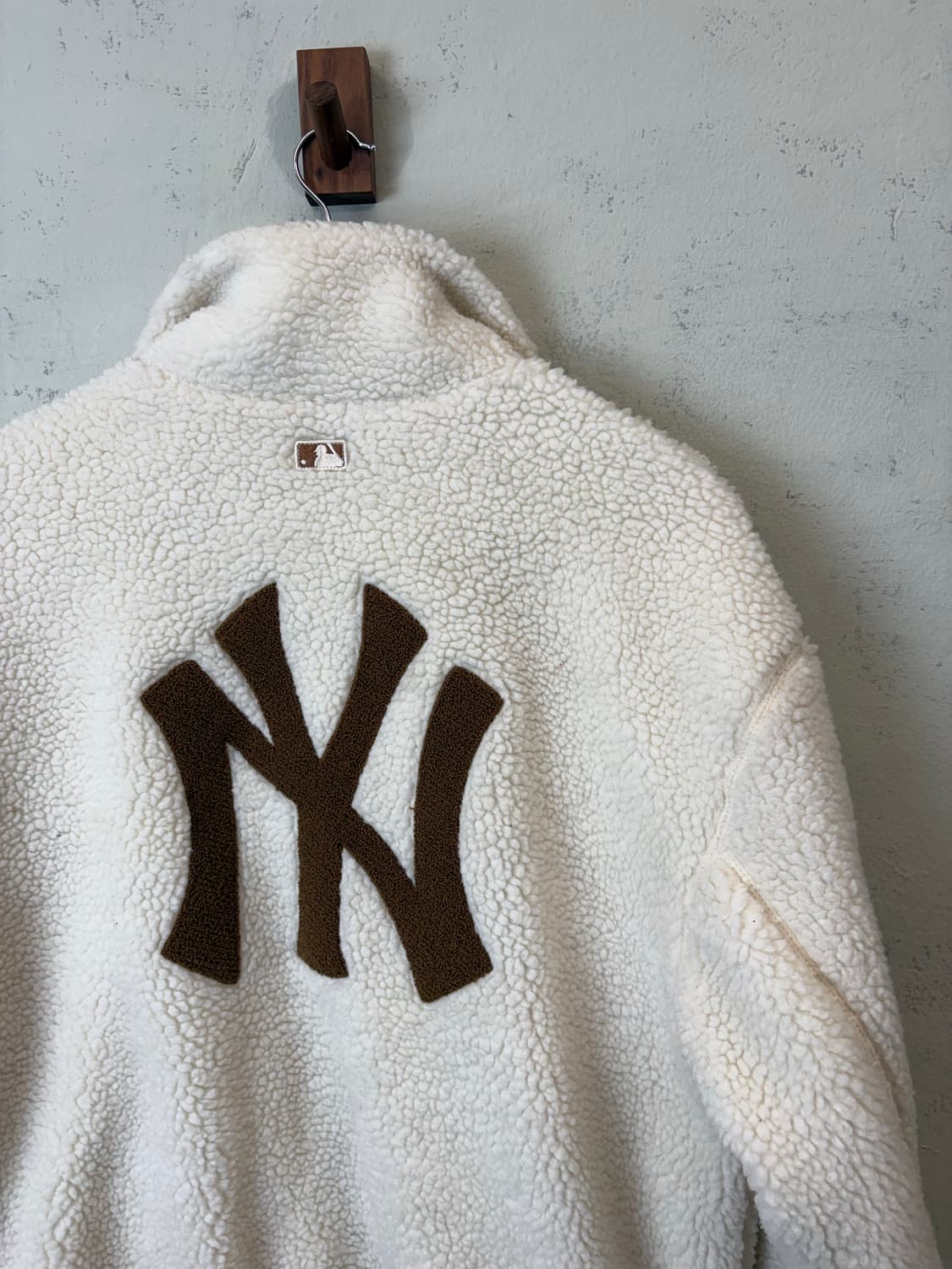 MLB 엠엘비 뉴욕양키즈 아이보리 쉐르파 자켓 상품이미지4