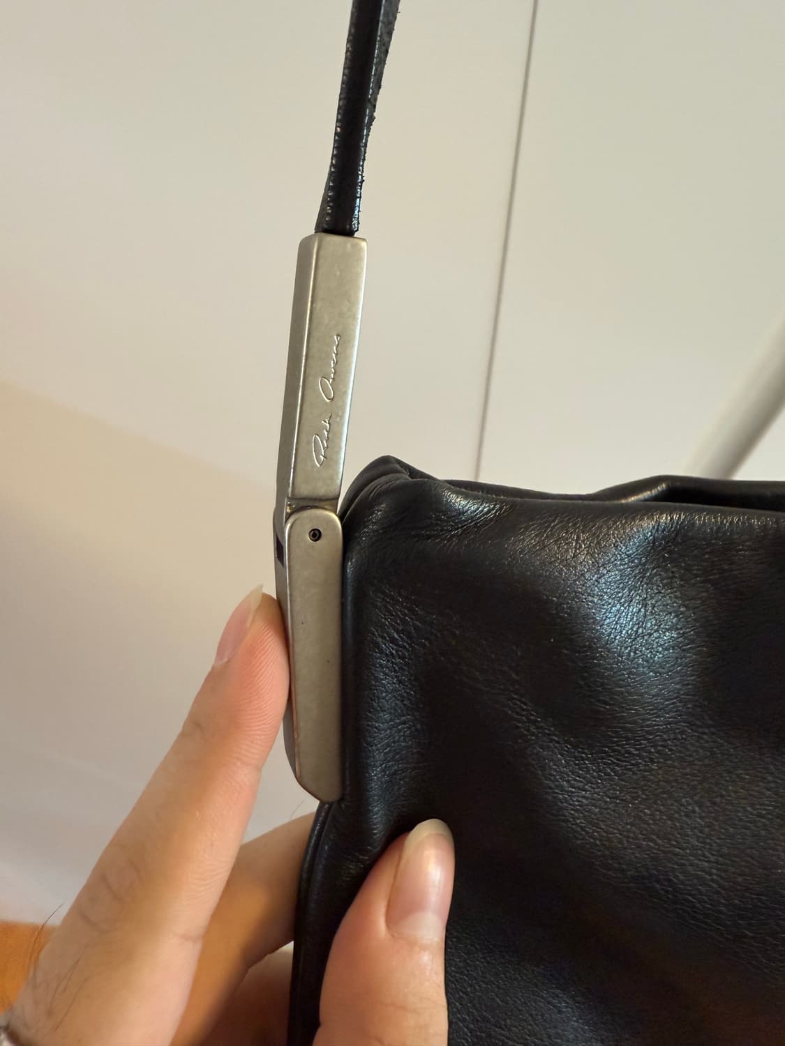 소프트 레더 크로스바디 백 상품이미지2