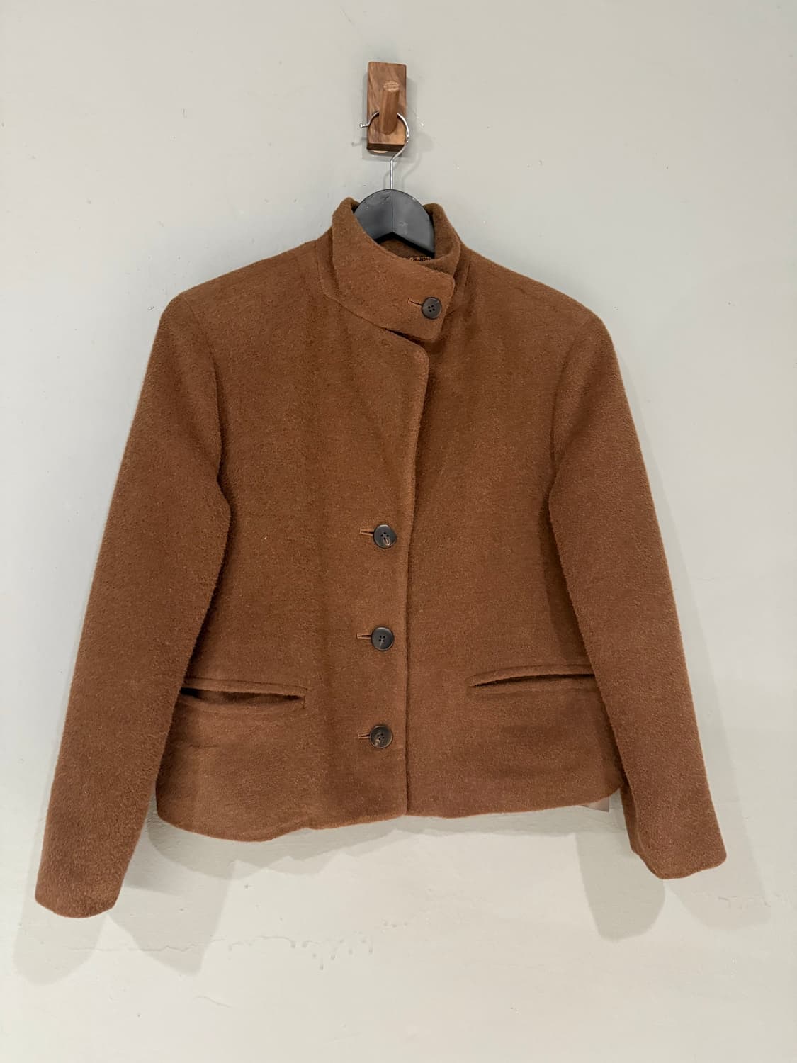 one button high-neck point coat 상품이미지6
