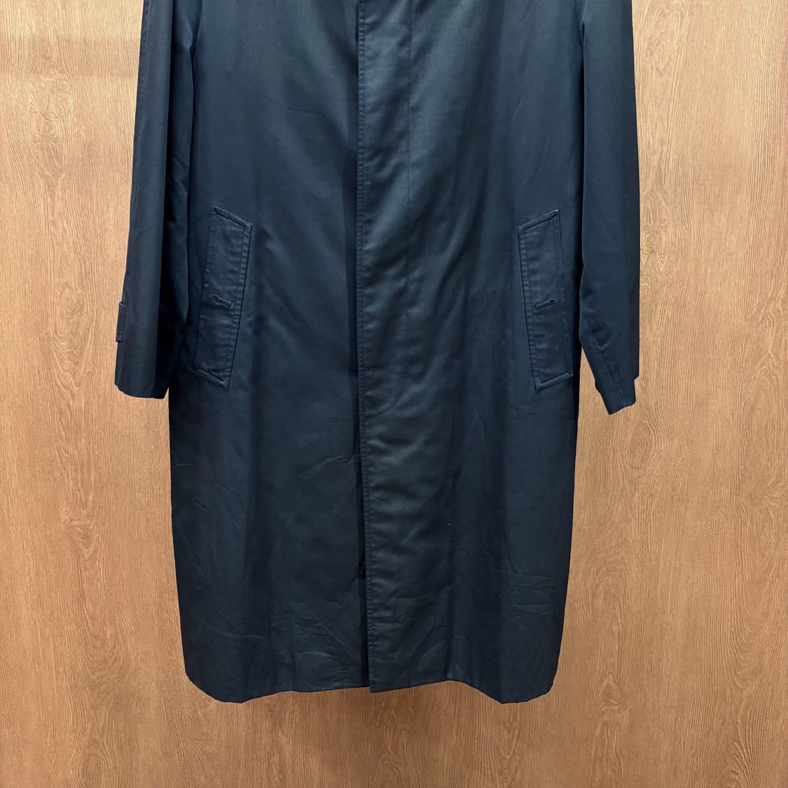 버버리 런던 싱글 롱 코트 노비 체크 배색 안감 디테일 레귤러핏 블랙 상품이미지5